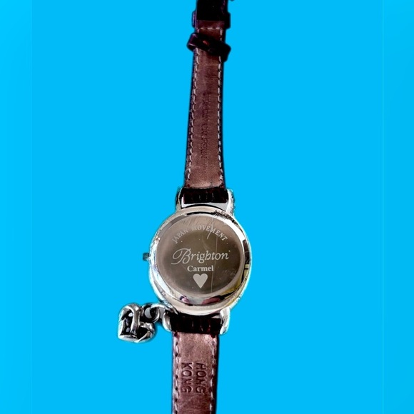 Brighton Vintage Carmel Watch.  Heart Charm Attached.  New Battery - Picture 5 of 8